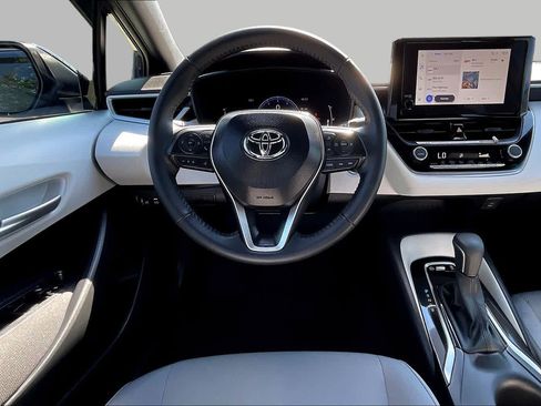 Used 2026 Toyota Corolla SE FWD image 6
