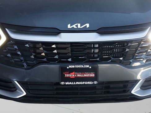 Used 2023 Kia Sportage EX image 8