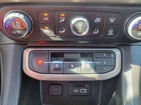 Used 2023 GMC Acadia Denali w/ Denali Ultimate Package AWD/4WD image 37