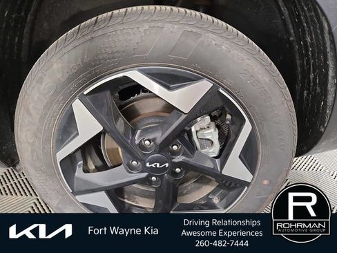 Certified 2026 Kia Seltos EX AWD/4WD image 11
