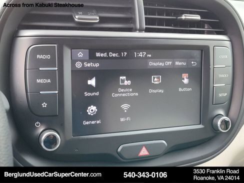 Used 2022 Kia Soul LX image 21