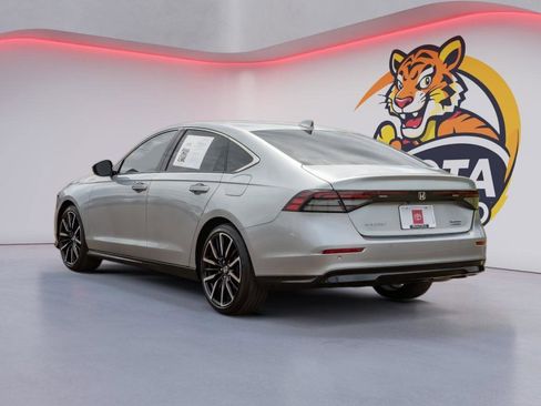 Used 2024 Honda Accord Touring image 7