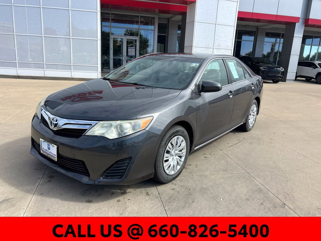 Used 2014 Toyota Camry LE FWD image 2