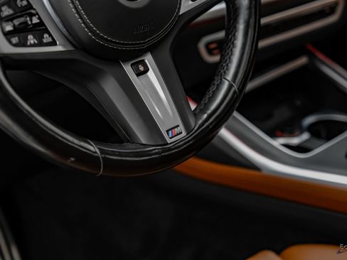 Used 2022 BMW X7 M50i w/ Dynamic Handling Package AWD/4WD image 39