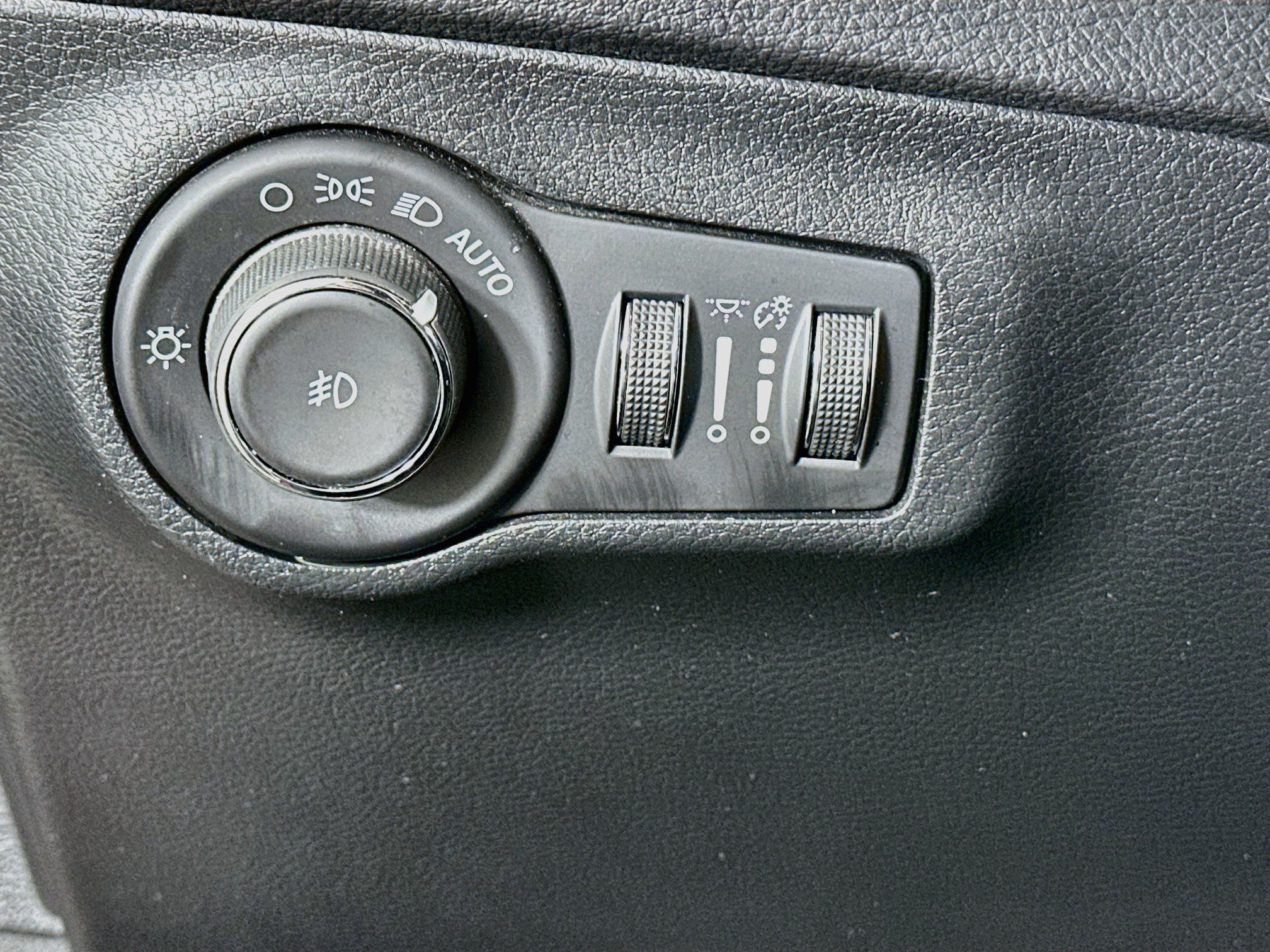 Used 2021 Jeep Compass Latitude AWD/4WD image 17