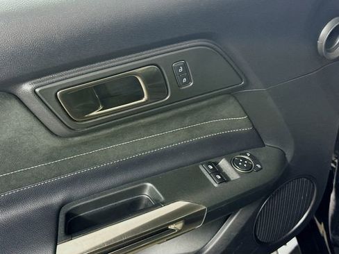 Used 2016 Ford Mustang Shelby GT350 w/ Technology Package RWD image 20