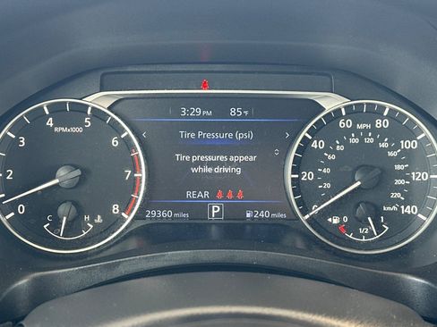 Used 2025 Nissan Altima 2.5 SV FWD image 23