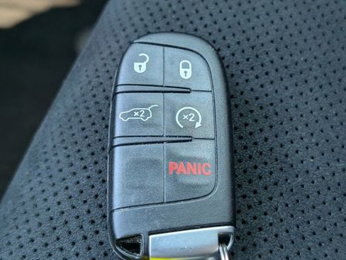 Used 2020 Jeep Grand Cherokee Altitude AWD/4WD image 31