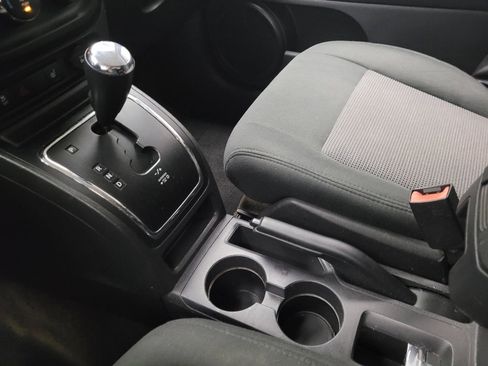 Used 2014 Jeep Patriot Latitude w/ Sun/Sound Group AWD/4WD image 26
