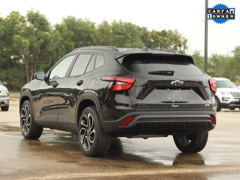 Used 2025 Chevrolet Trax RS w/ Sunroof Package FWD image 5