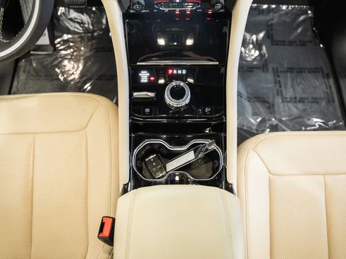 Used 2023 Jeep Grand Cherokee 4WD 4xe w/ Luxury Tech Group II image 32
