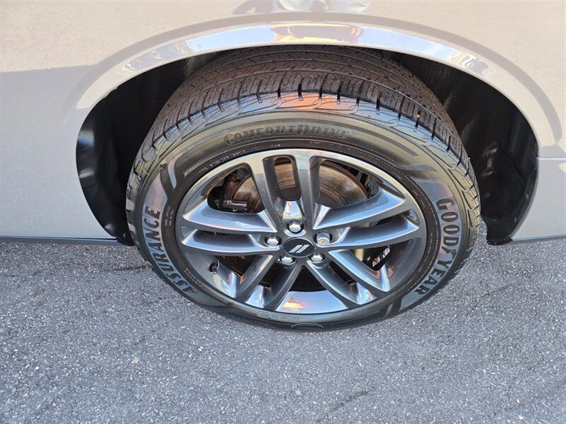Used 2019 Dodge Challenger GT w/ Blacktop Package AWD/4WD image 25