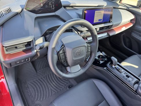 Used 2023 Toyota Prius Prime Premium FWD image 13