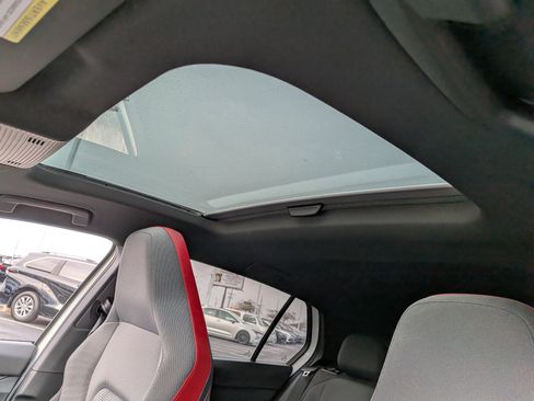 Used 2022 Volkswagen GTI SE image 31