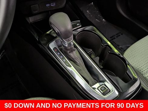 Used 2025 Chevrolet Trax LT w/ LT Convenience Package FWD image 18