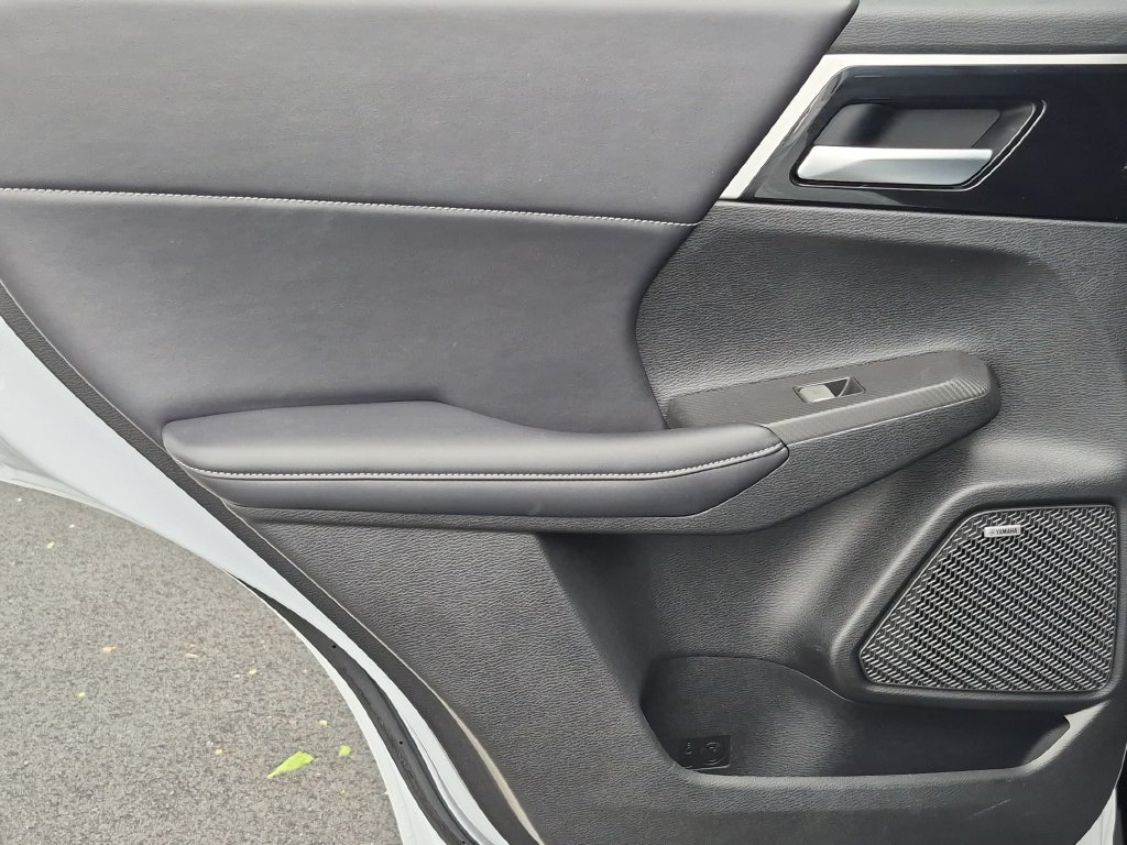 Used 2025 Mitsubishi Outlander SE AWD/4WD image 24