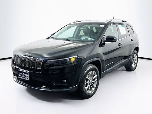 Used 2020 Jeep Cherokee Latitude Plus w/ Cold Weather Group AWD/4WD image 3
