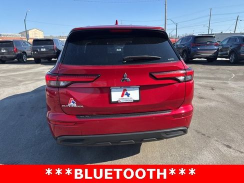 Used 2022 Mitsubishi Outlander ES image 4