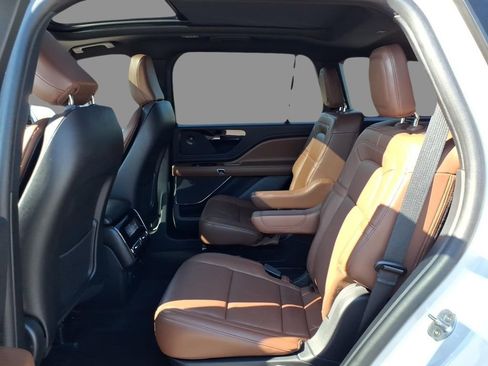 Certified 2023 Lincoln Aviator Reserve w/ Elements Package Plus RWD image 5