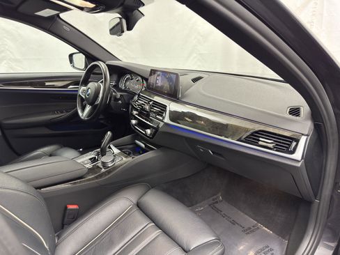 Used 2019 BMW M550i xDrive image 35