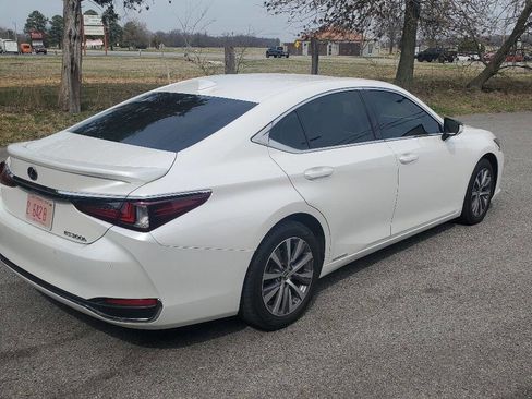 Used 2021 Lexus ES 300h w/ Premium Package image 19