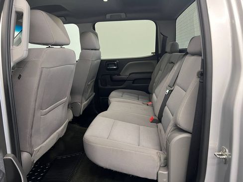 Used 2018 Chevrolet Silverado 1500 Custom w/ Custom Value Package AWD/4WD image 12