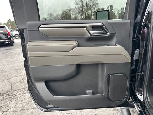 Used 2024 Chevrolet Silverado 2500 ZR2 w/ Technology Package image 22