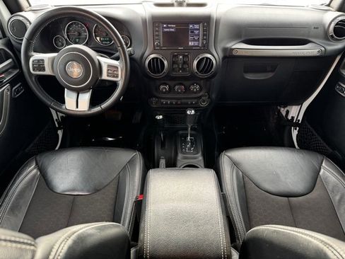 Used 2018 Jeep Wrangler Unlimited Sport image 8