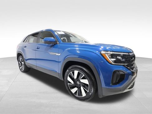 Used 2025 Volkswagen Atlas Cross Sport SE image 6