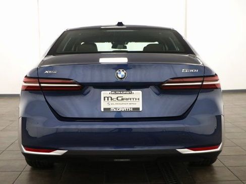 Used 2025 BMW 530i xDrive w/ Premium Package image 5