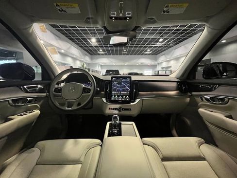 Used 2026 Volvo XC90 B6 Ultra w/ Protection Package image 16