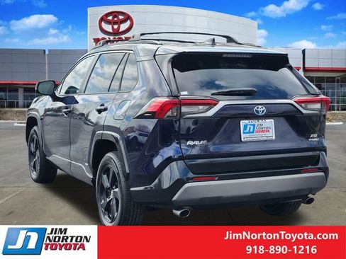 Used 2019 Toyota RAV4 XSE image 8