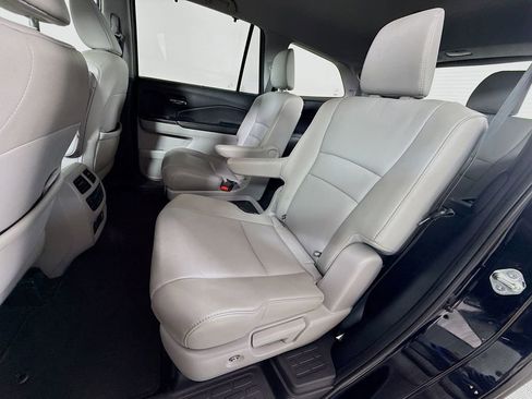Used 2019 Honda Pilot Touring image 24
