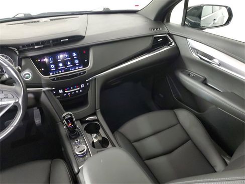 Used 2022 Cadillac XT6 Luxury image 18