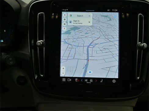 Used 2023 Volvo XC40 B5 Ultimate w/ Protection Package Premier image 14