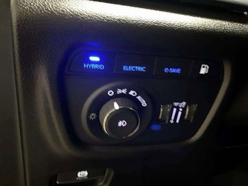 Used 2023 Jeep Grand Cherokee Overland w/ Luxury Tech Group IV image 36