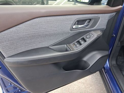 Certified 2023 Nissan Rogue SV FWD image 15