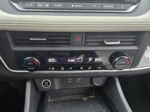 Used 2023 Nissan Rogue SV image 22