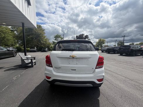 Used 2019 Chevrolet Trax LT w/ LT Convenience Package AWD/4WD image 7