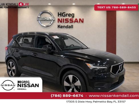 Used 2020 Volvo XC40 T5 Momentum w/ Protection Package AWD/4WD image 1