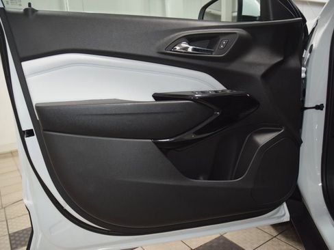 New 2026 Chevrolet Trax LT w/ Driver Confidence Package FWD image 40