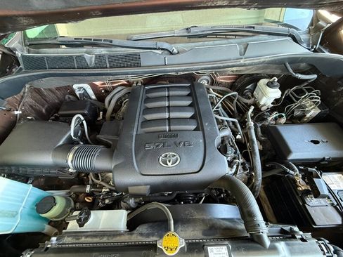 Used 2017 Toyota Tundra SR5 RWD image 32