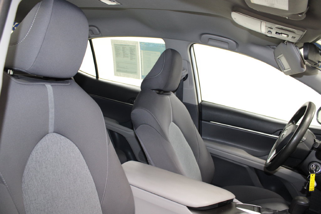 Used 2022 Toyota Camry LE FWD image 21