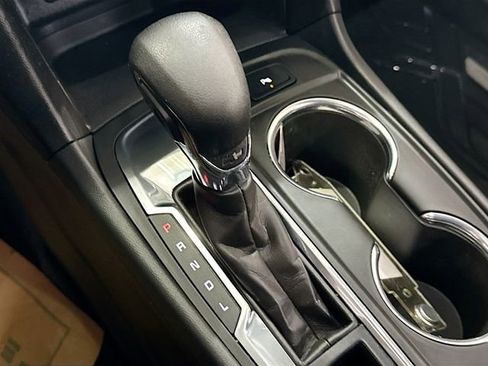 Used 2023 Chevrolet Equinox LT image 17