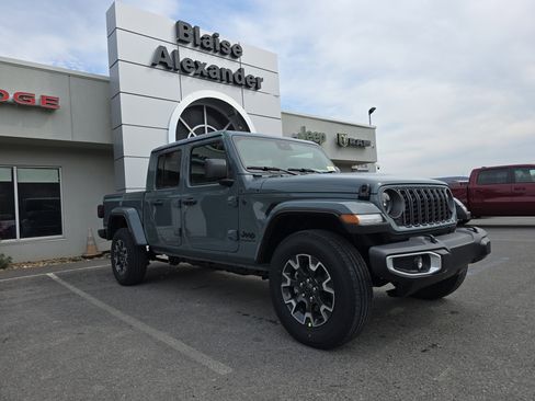 New 2025 Jeep Gladiator Sport w/ Premium Package image 1