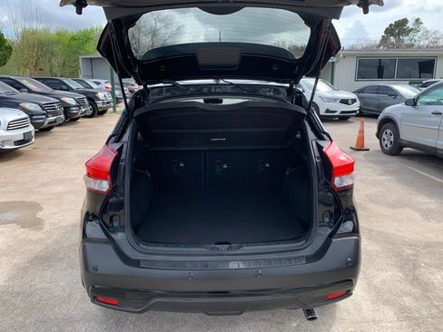 Used 2020 Nissan Kicks SR w/ SR Premium Package FWD image 21