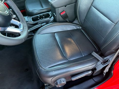 Used 2023 Jeep Wrangler Sahara image 15