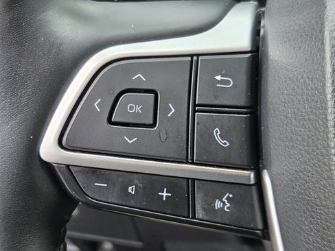 Used 2023 Toyota Highlander Platinum FWD image 24