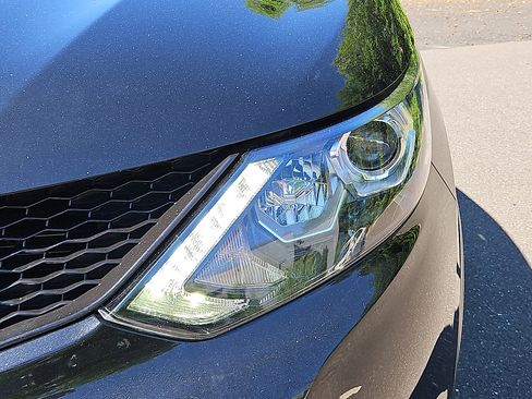 Certified 2019 Nissan Rogue Sport SL w/ Premium Package AWD/4WD image 9