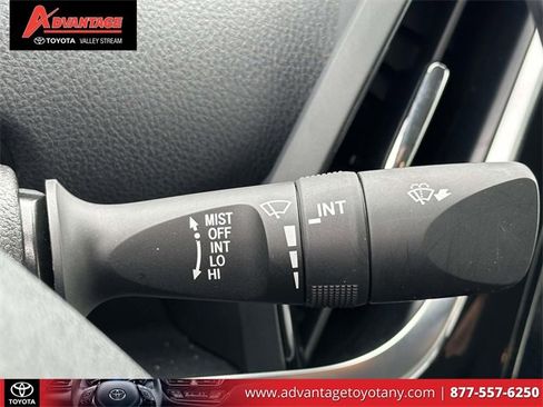 Used 2022 Toyota Prius Prime XLE image 28